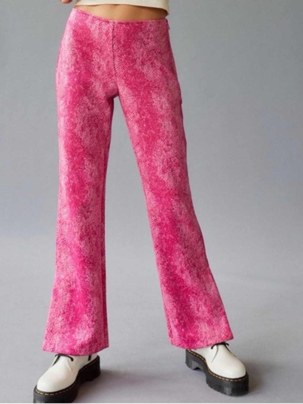 Urban Outfitters Pink Snakeskin Textured High Rise Flared Pants Women’s size 0